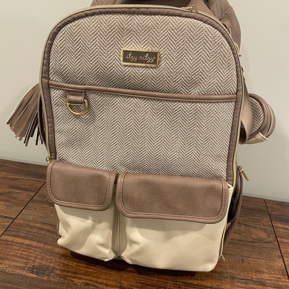 Itzy Ritzy Handbags - Itzy Ritzy Taupe and White Chevron Bag